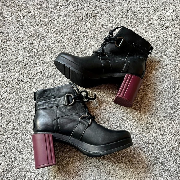 New Sorel Margo 9.5 Waterproof Leather Lace Up Chunky-Heeled Chelsea Ankle Boots - Picture 1 of 6